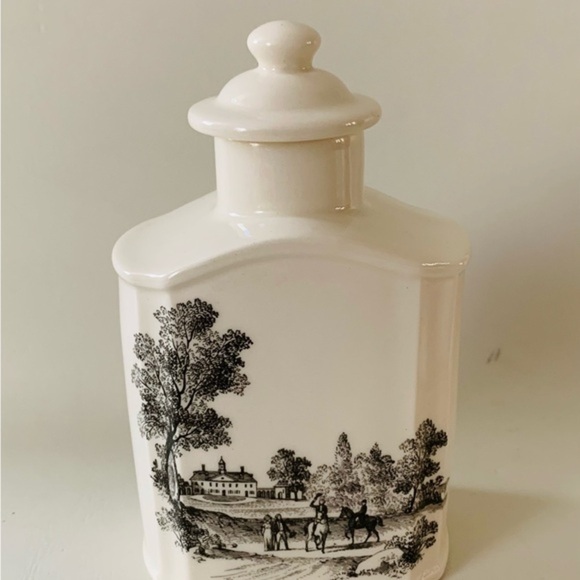 Wedgwood Other - Wedgwood Collectors Society Flask Shape Tea Caddy